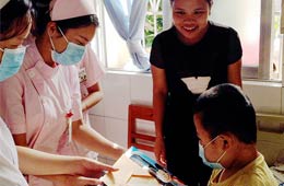 【人文护理】市工人医院儿科为患病儿童过生日